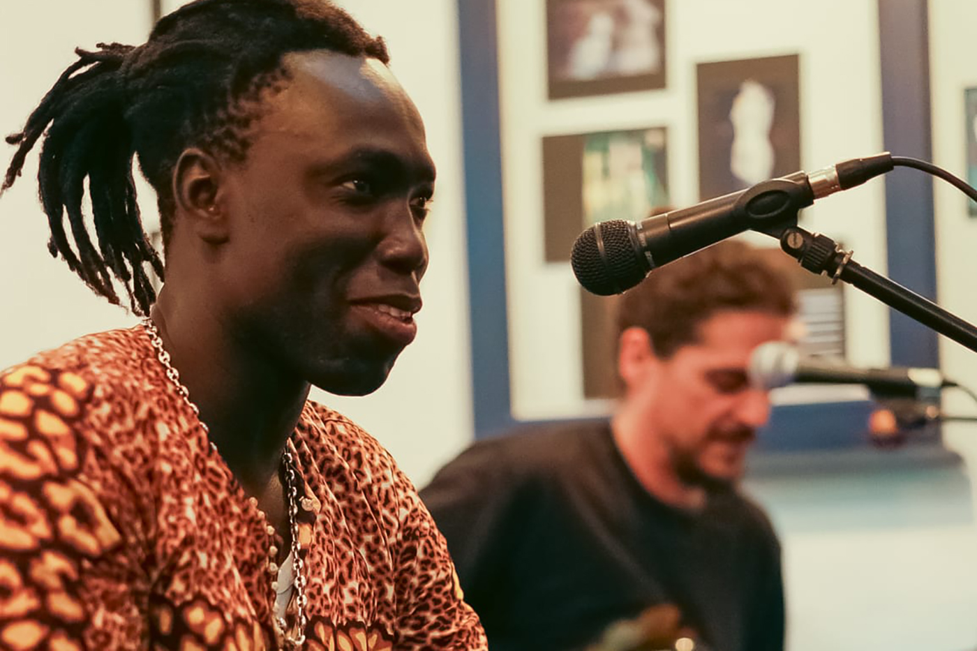 La música étnica senegalesa de Mbolo Mooye Doole, en el patio de Racó Verd
