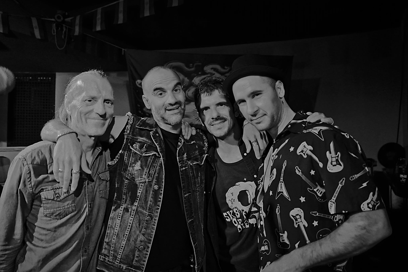 El quinteto de rock argentino Zafiro, en el escenario de Can Jordi Blues Station